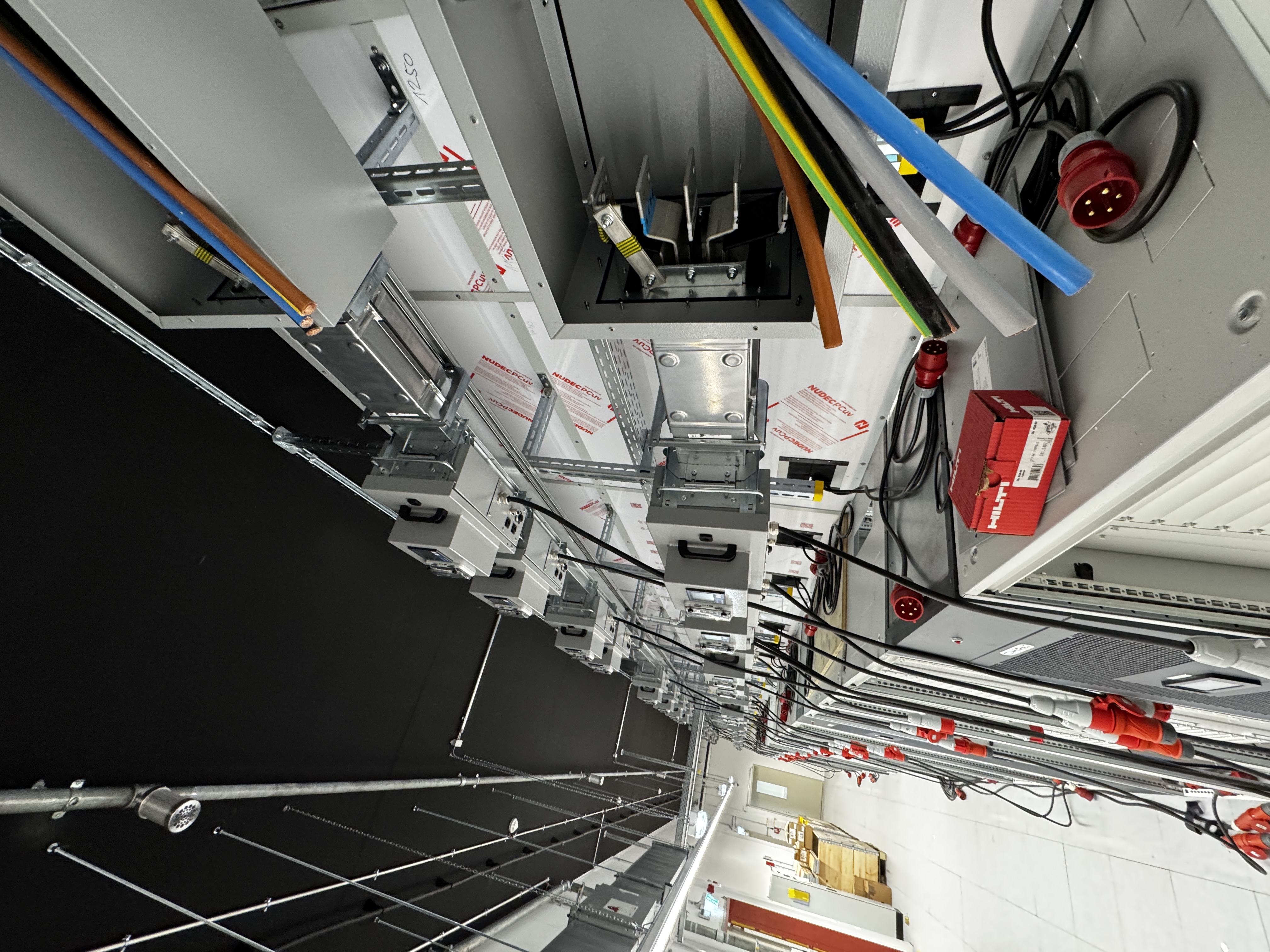 Schienenverteiler Installation